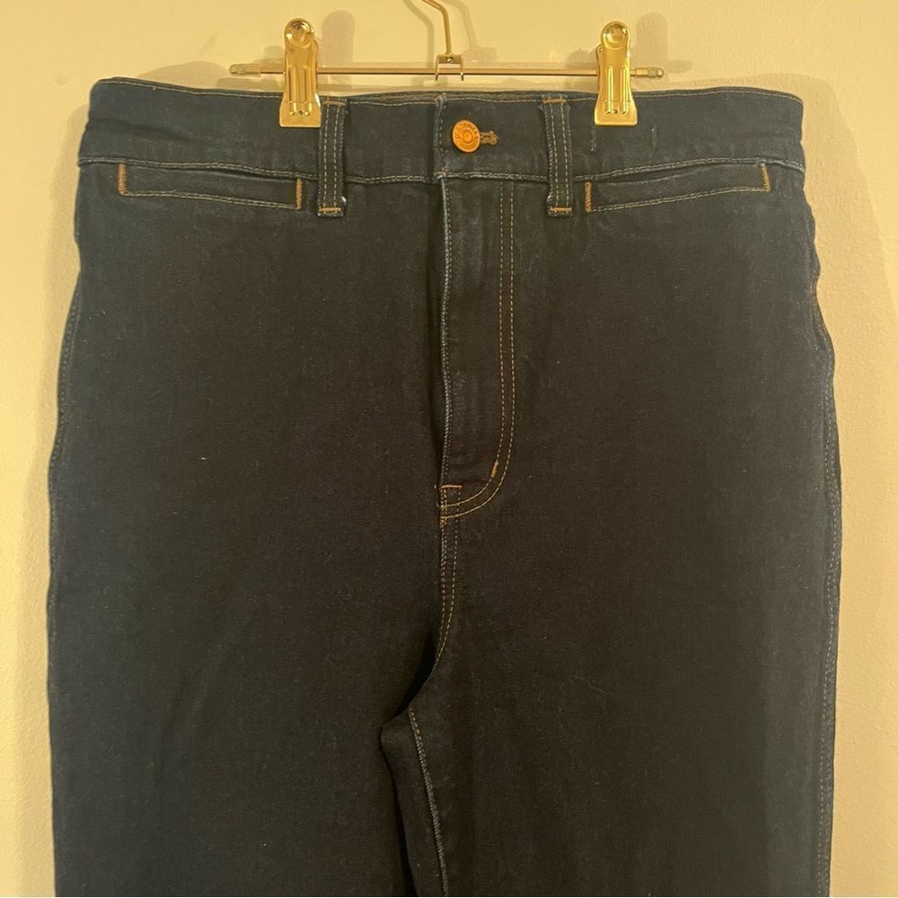 Madewell 11’ High-Rise Flare In Durland Wash View 6